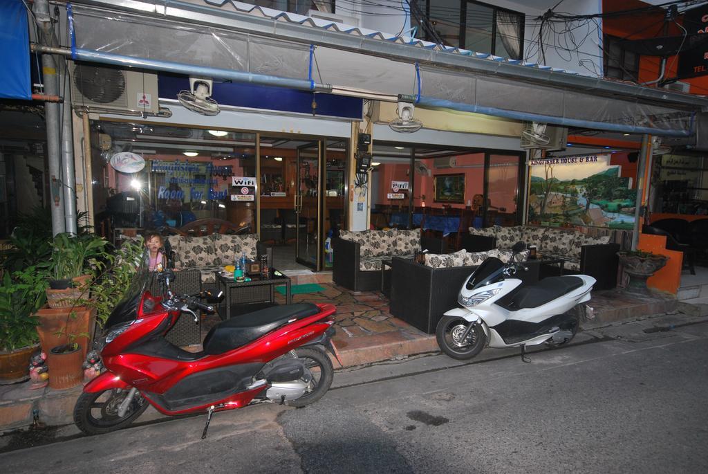 Kingfisher House & Bar Pattaya Exterior photo